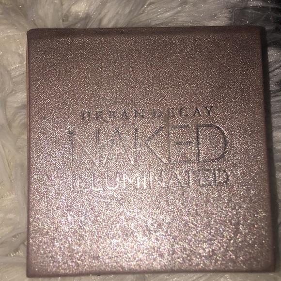 Naked illuminated - Picture 1 of 3